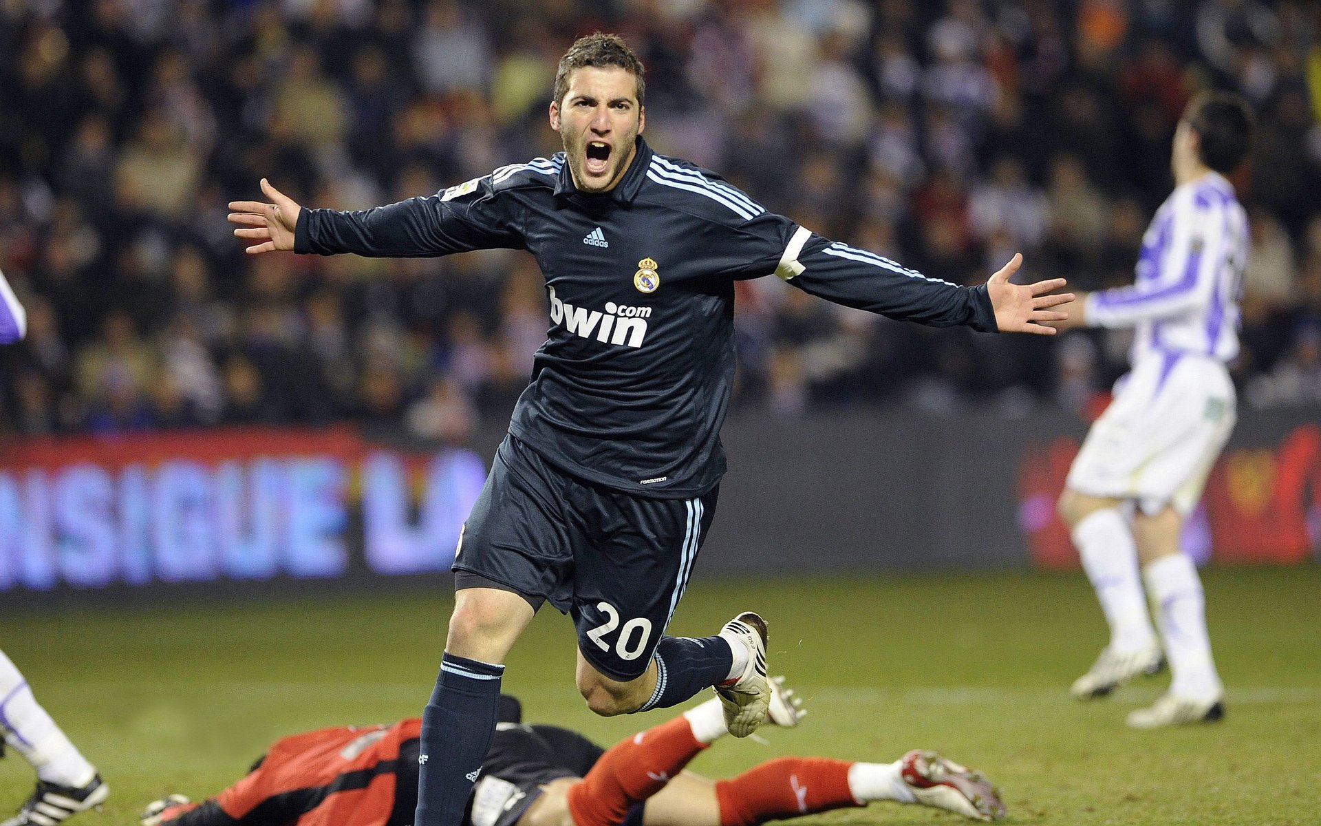 盖帽王归来！李磊封盖关键投篮，守住胜局！